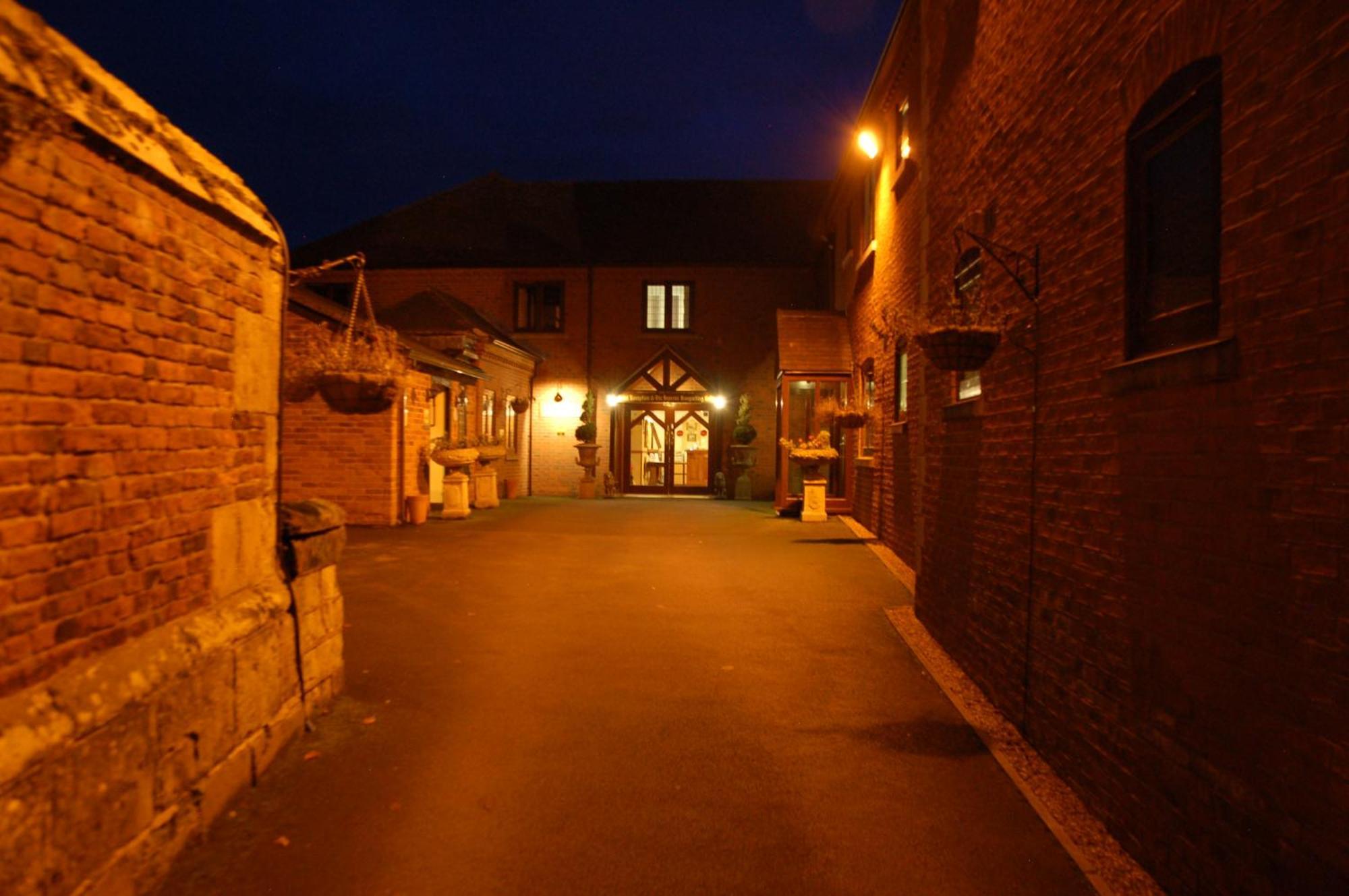 מלון Hadnall Albright Hussey Manor מראה חיצוני תמונה